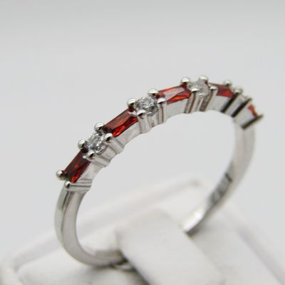 Sterling Silver ring with orange and clear stones - Size R - 1,9g