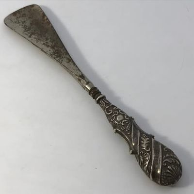 William Devenport 1899 Birmingham Shoehorn with Silver Hallmarked Handle, weight 111 gram