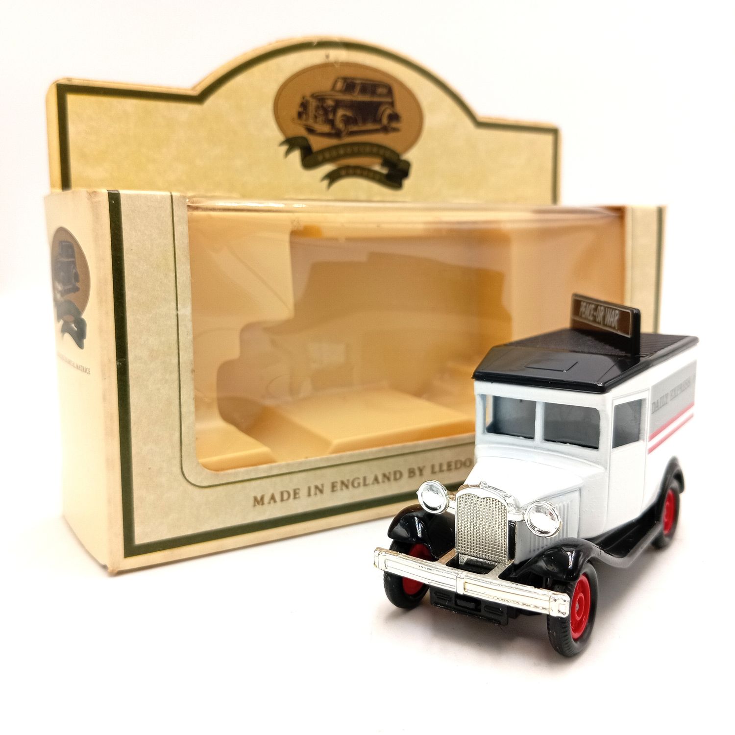 Lledo Ford Model A Daily Express &quot; war declared&quot; delivery van model car in box