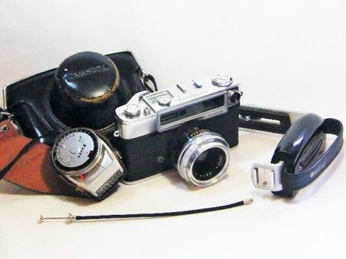 Vintage Yashica minister D 35mm camera with 1:2.8 45mm lens - including pouch, light meter &amp; handle