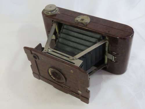 Kodak Eastman No.2 Hawkette brown bakelite folding 120mm film camera - small chip