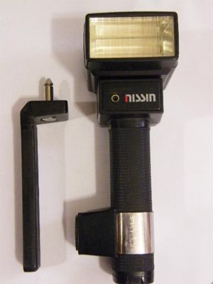 Nissin Auto 5200G Flash with Camera Extension