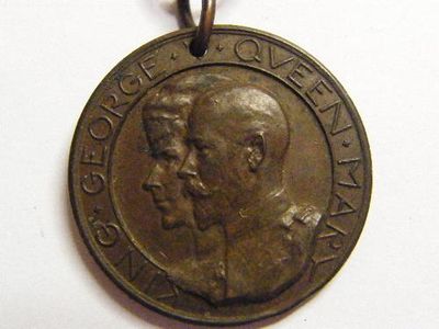 1911 George V Coronation medal for Pretoria - excellent with Ribbon