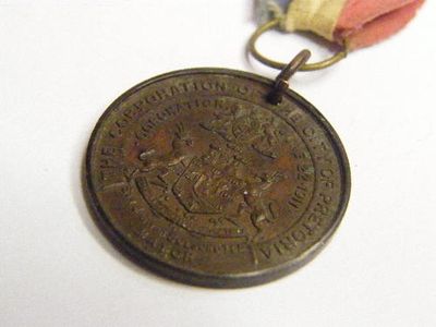 1911 George V Coronation medal for Pretoria - excellent with Ribbon