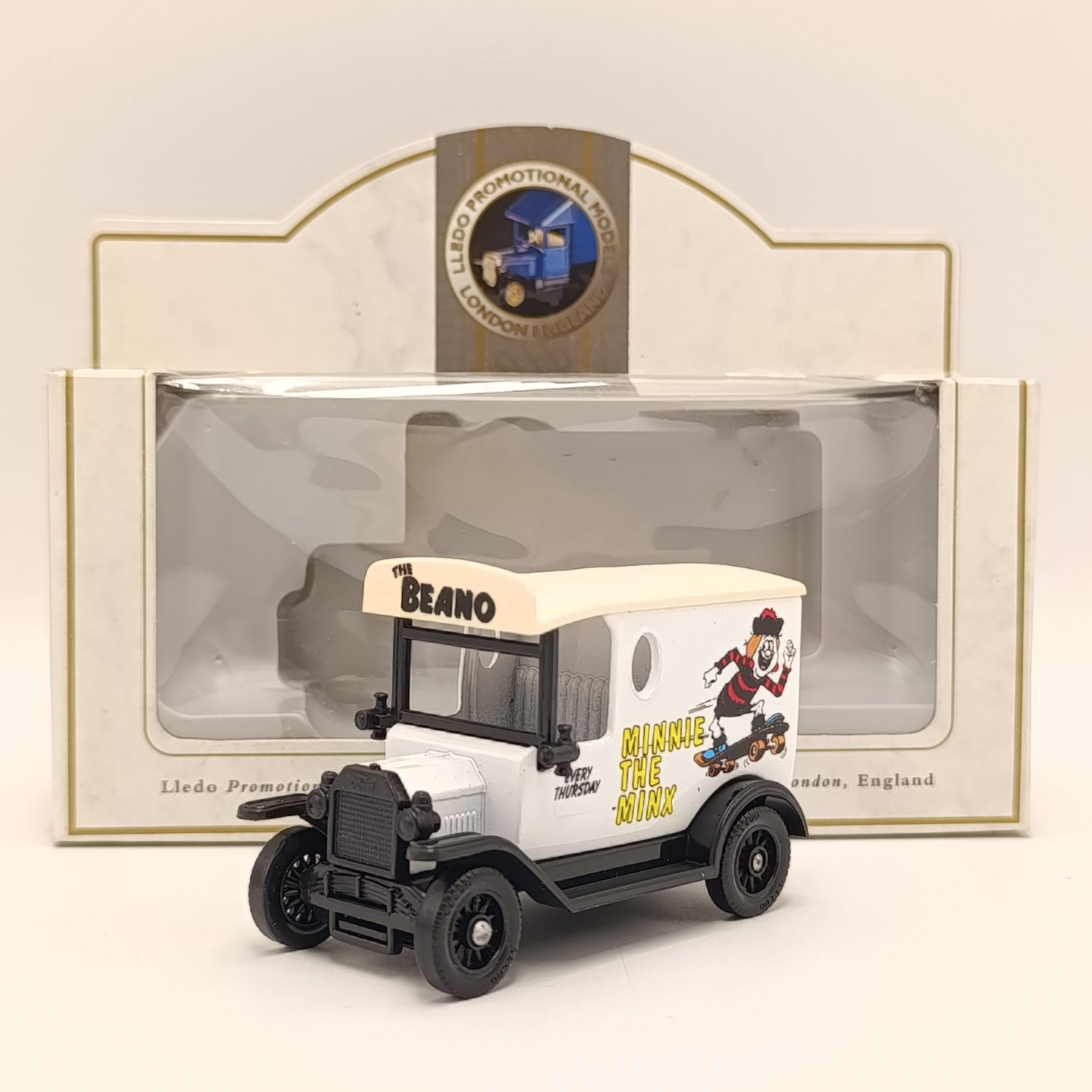 Lledo Ford Model T Minnie The Minx delivery van in box