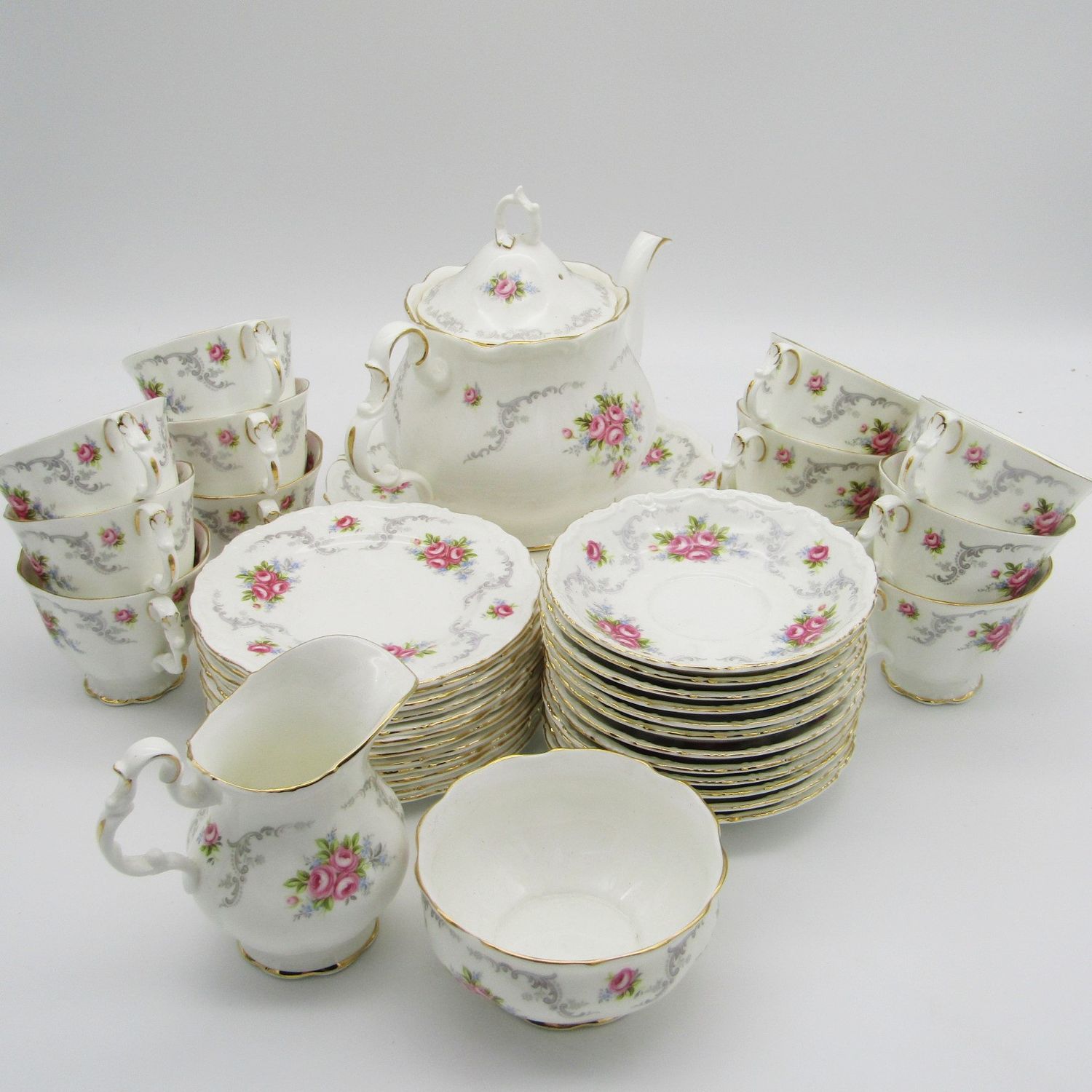 Vintage Royal Albert Tranquillity 41-piece porcelain set