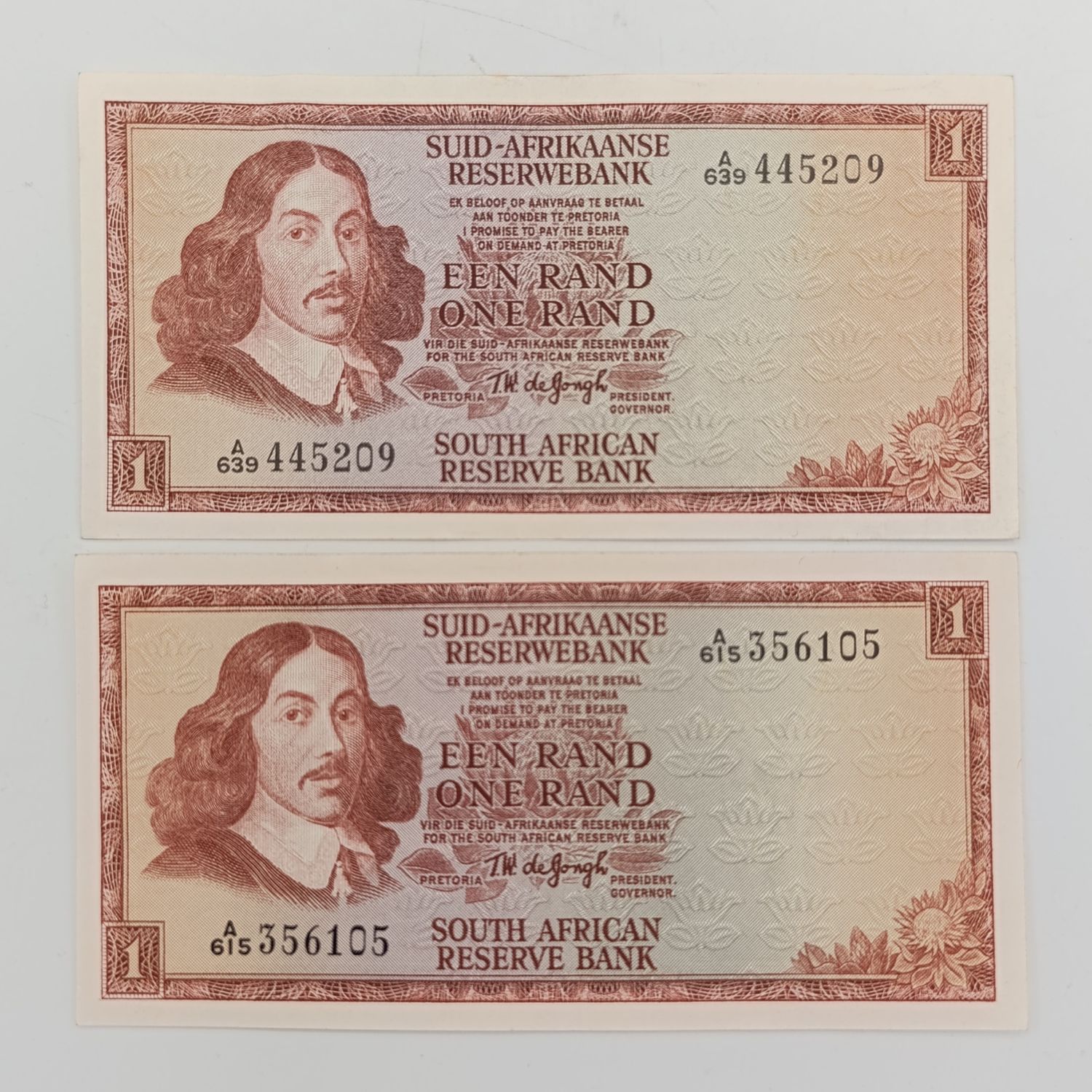 Lot of 2 TW de Jongh R1 banknotes 1967 &amp; 1972 First Issue uncirculated with paperclip crease