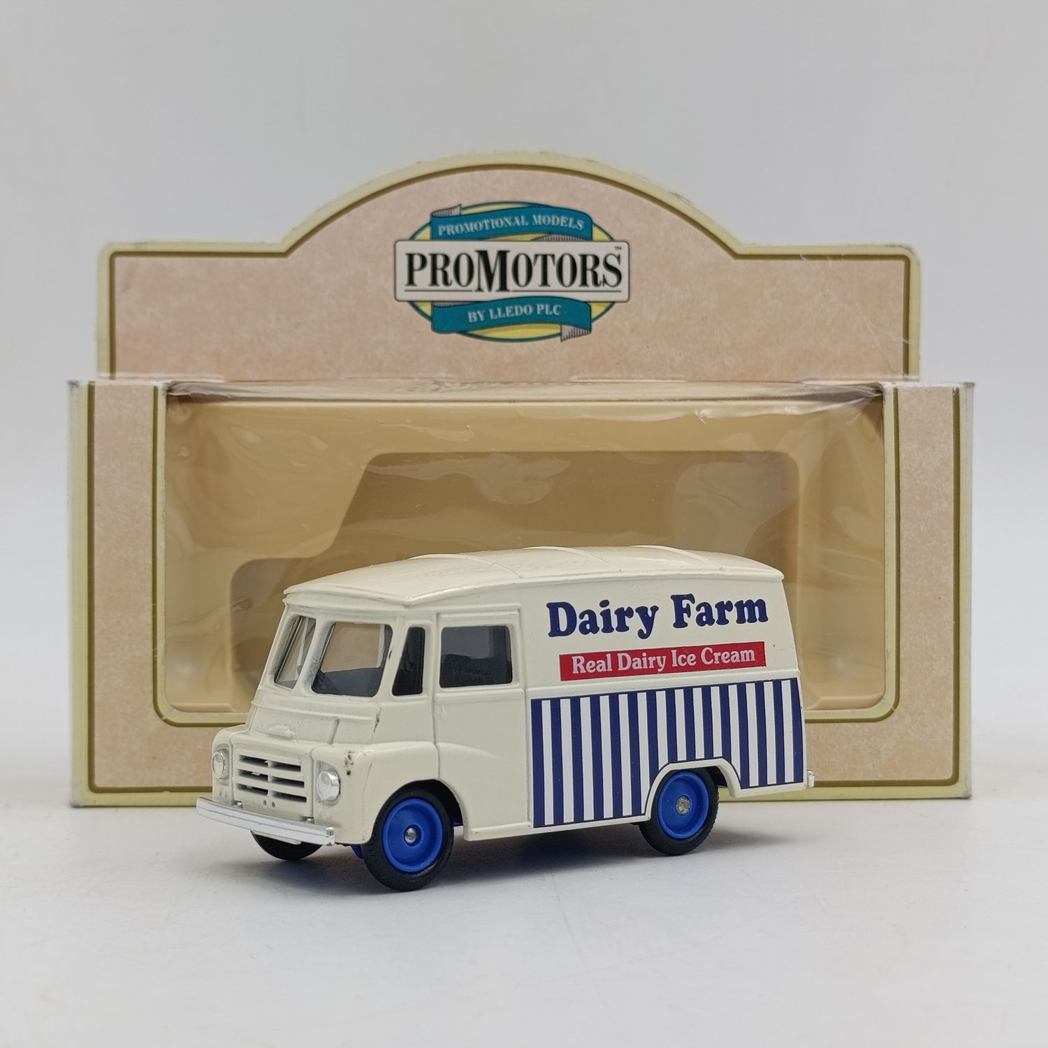 Lledo 1959 Morris LD 150 Dairy Farm die-cast delivery van model car in box