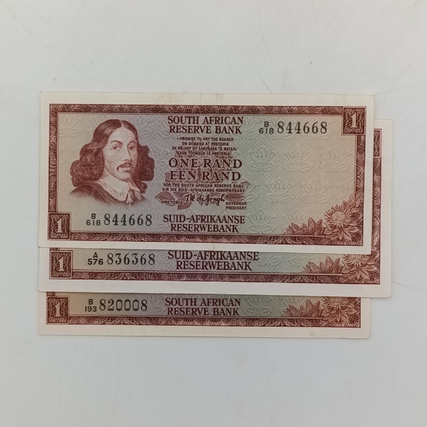 TW de Jongh Lot of 3x R1 banknotes First, Second &amp; Third Issues - all starting and ending with 8