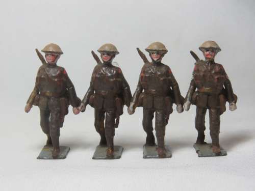 Set of 4 WW1 British lead soldiers