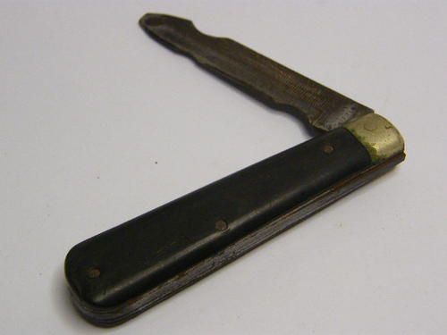 1956 Linemans Knife with Screwdriver Blade - Makers name look like WRIGHT