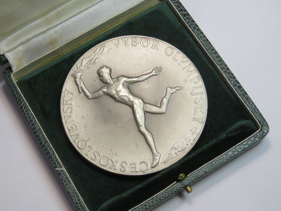 1896 - 1956 Olympic large and heavy silver medallion - 80mm diameter - See description