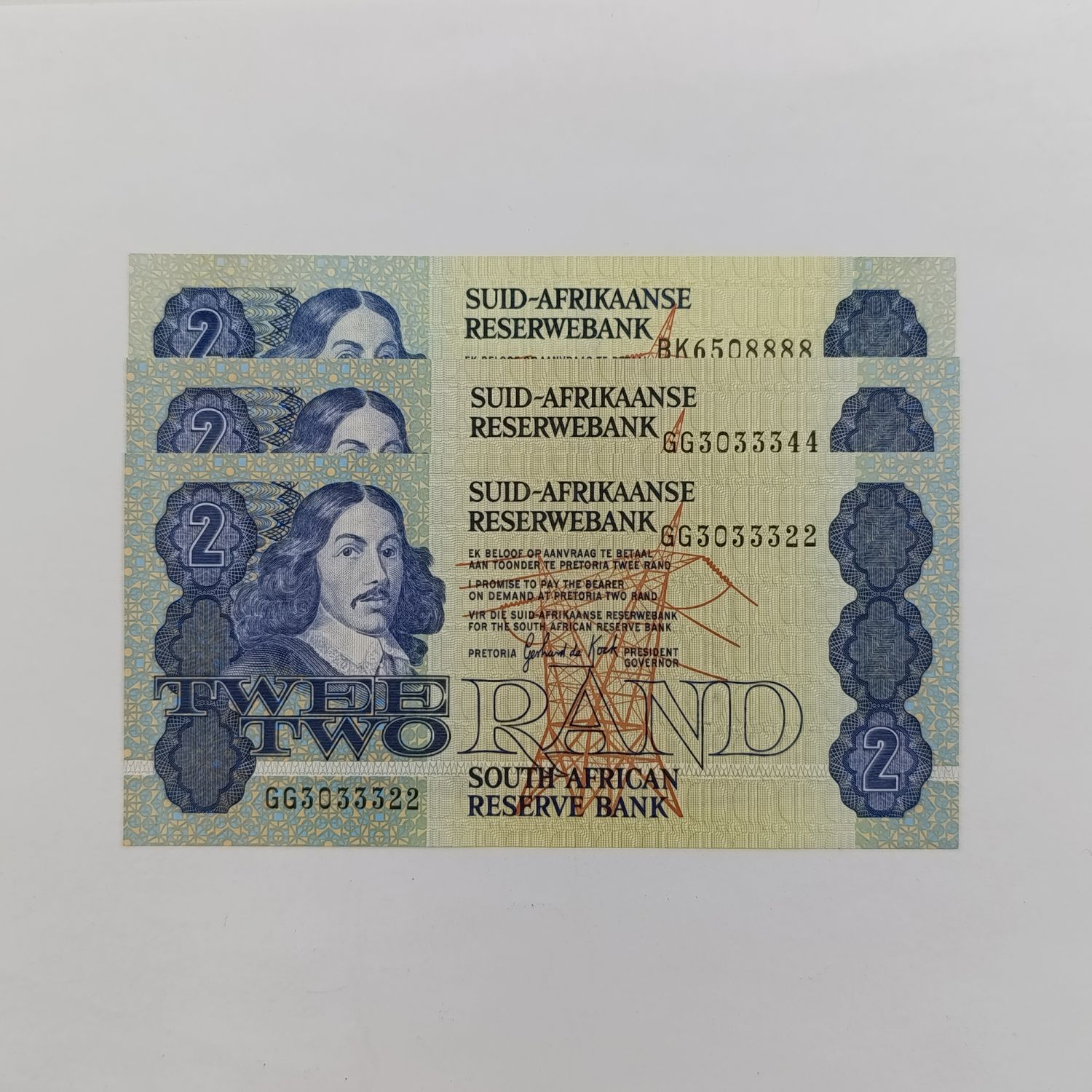 GPC de Kock 2nd issue Lot of 3 uncirculated R2 banknotes ending with 22, 44, 88
