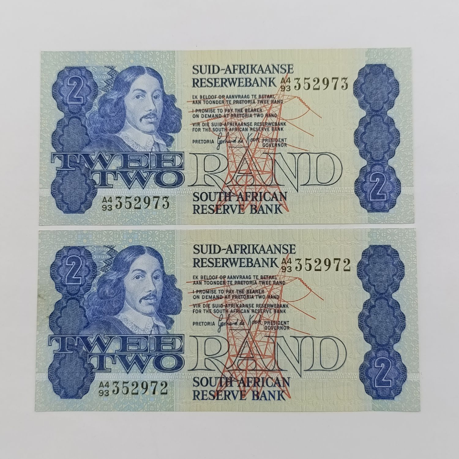 GPC de Kock 2nd issue Pair of R2 banknotes uncirculated with consecutive numbers A4/93