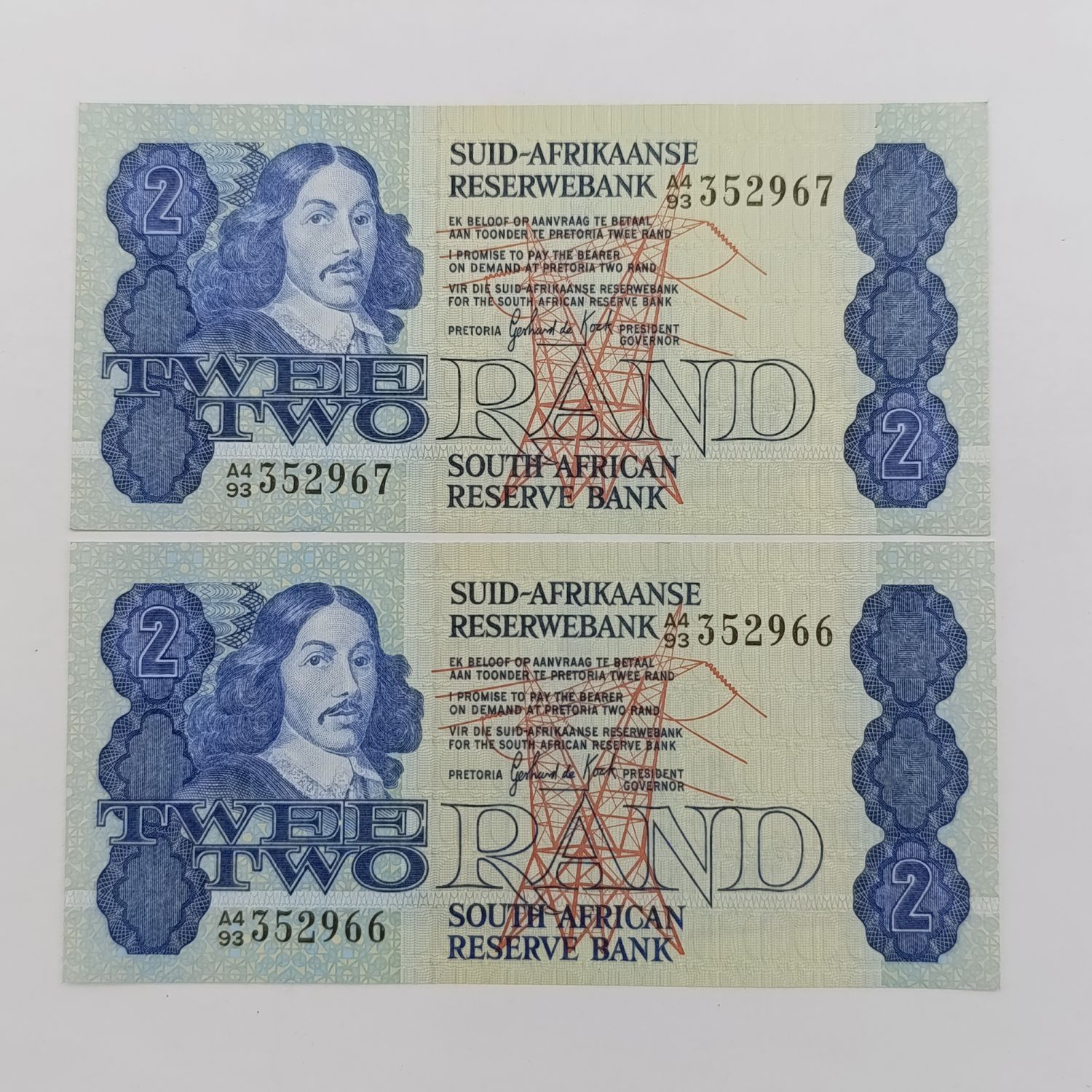 GPC de Kock 2nd, issue, Pair of R2 banknotes uncirculated with consecutive numbers A4/93