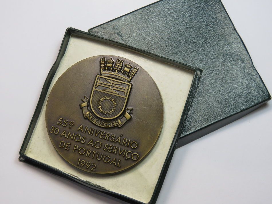 30 years service to Portugal - Training ship Ne Sagres large and heavy medallion - 80mm diameter