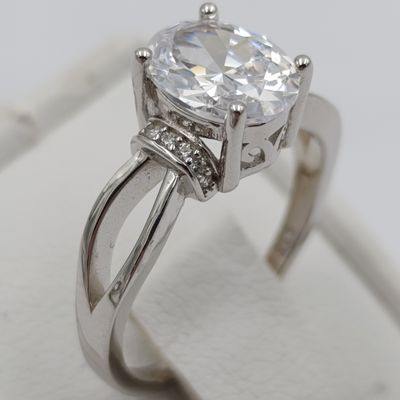 Beautiful Sterling silver ring with large stone - size N - 3.2g