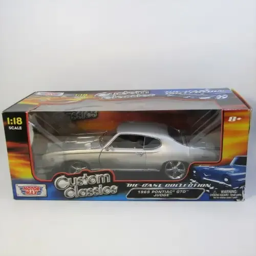 Motor Max Custom Classics 1969 Pontiac GTO Judge model car in box - scale 1/18