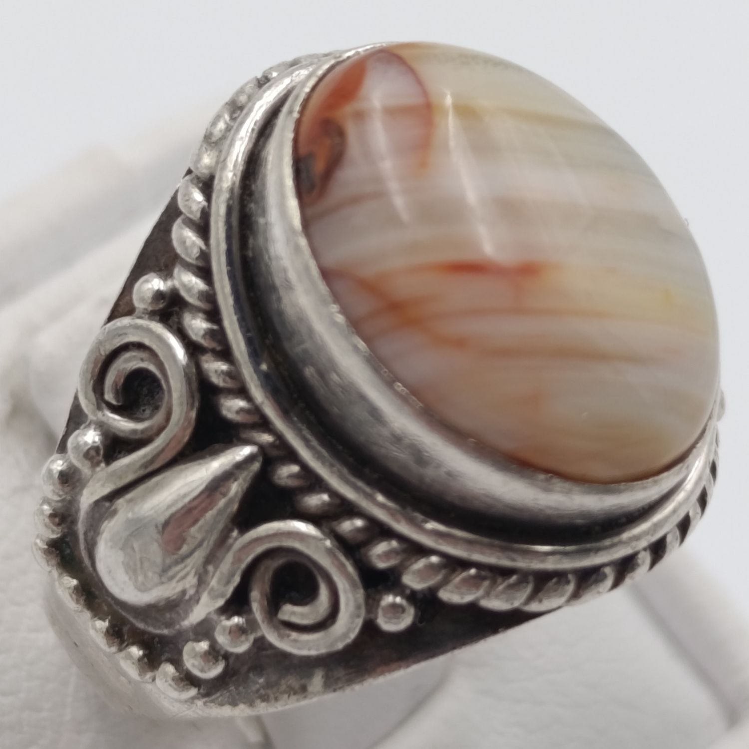 Vintage Sterling silver Agate ring - weighs 7.6g - size M