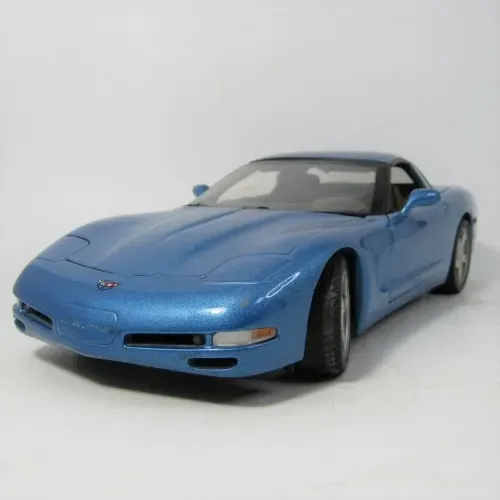 UT Models 1998 Chevrolet Corvette die-cast model car with removable roof - scale 1/18
