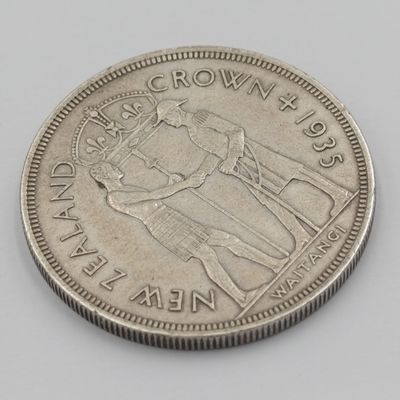 Rare 1935 New Zealand Crown with only 660 non - proofs minted