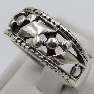 Vintage sterling silver ring - size R - weighs 6.3g