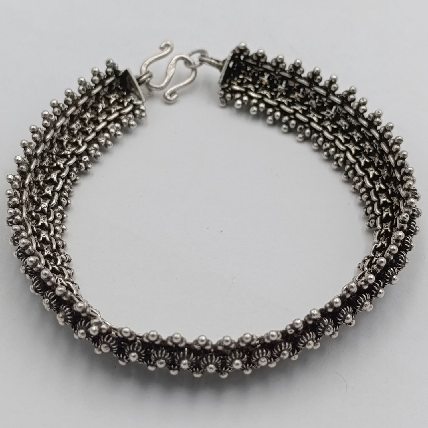 Beautiful design sterling silver bracelet - length 19cm - weighs 22.7g