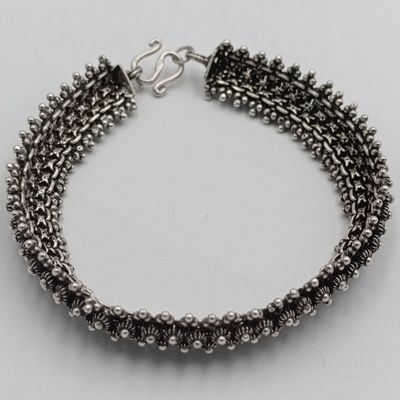 Beautiful design sterling silver bracelet - length 19cm - weighs 22.7g
