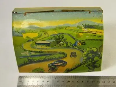 Vintage tin plate tunnel - to be used on train or city layouts