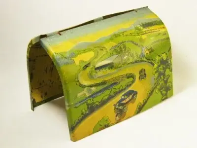 Vintage tin plate tunnel - to be used on train or city layouts