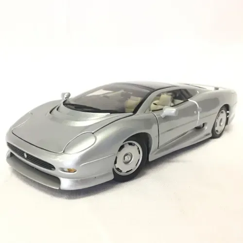 Maisto Jaguar XJ220 model car - scale 1/18