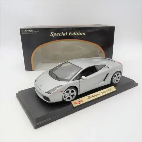 Maisto Special Edition Lamborghini Gallardo model car - Scale 1/18 in a box - Mirror repaired