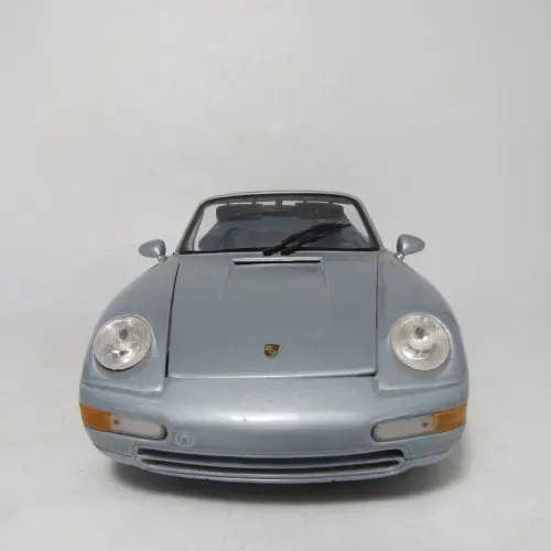 Maisto 1994 Porsche 911 Carrera Cabriolet die-cast model car - Scale 1/18