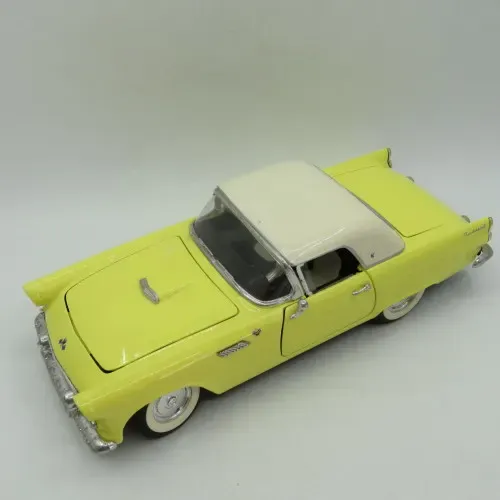 Road Legends 1955 Ford Thunderbird model car - Scale 1/18