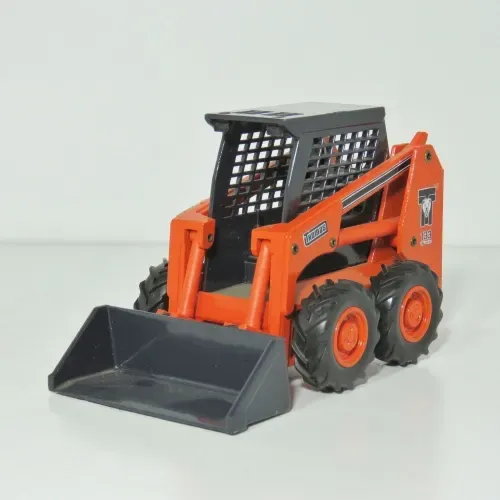 JOAL Thomas 133 S-Series skid steer die-cast construction model - Scale 1/32