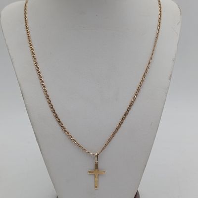 9kt Gold necklace with cross pendant - weighs 7.3g length 53cm