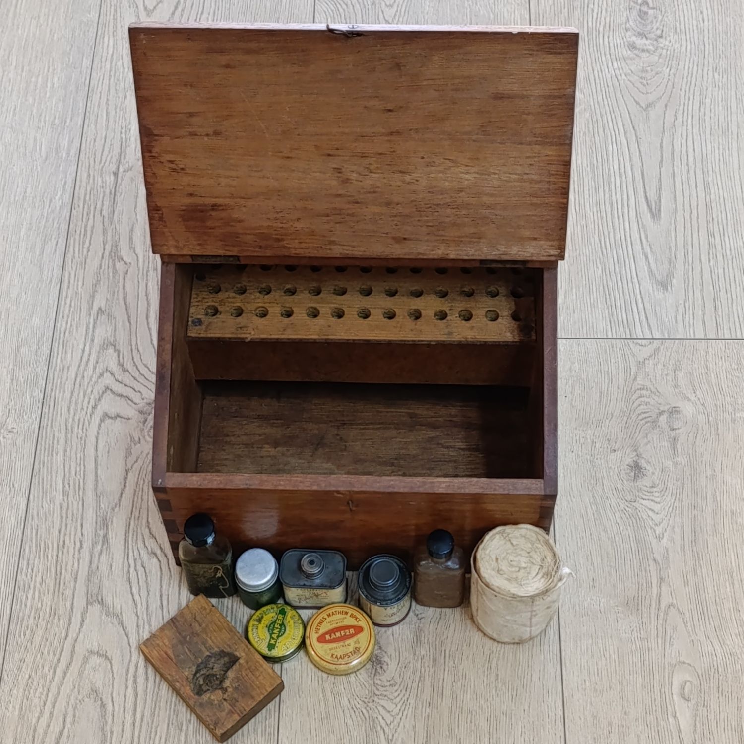Antique wooden Shooting case with accessories