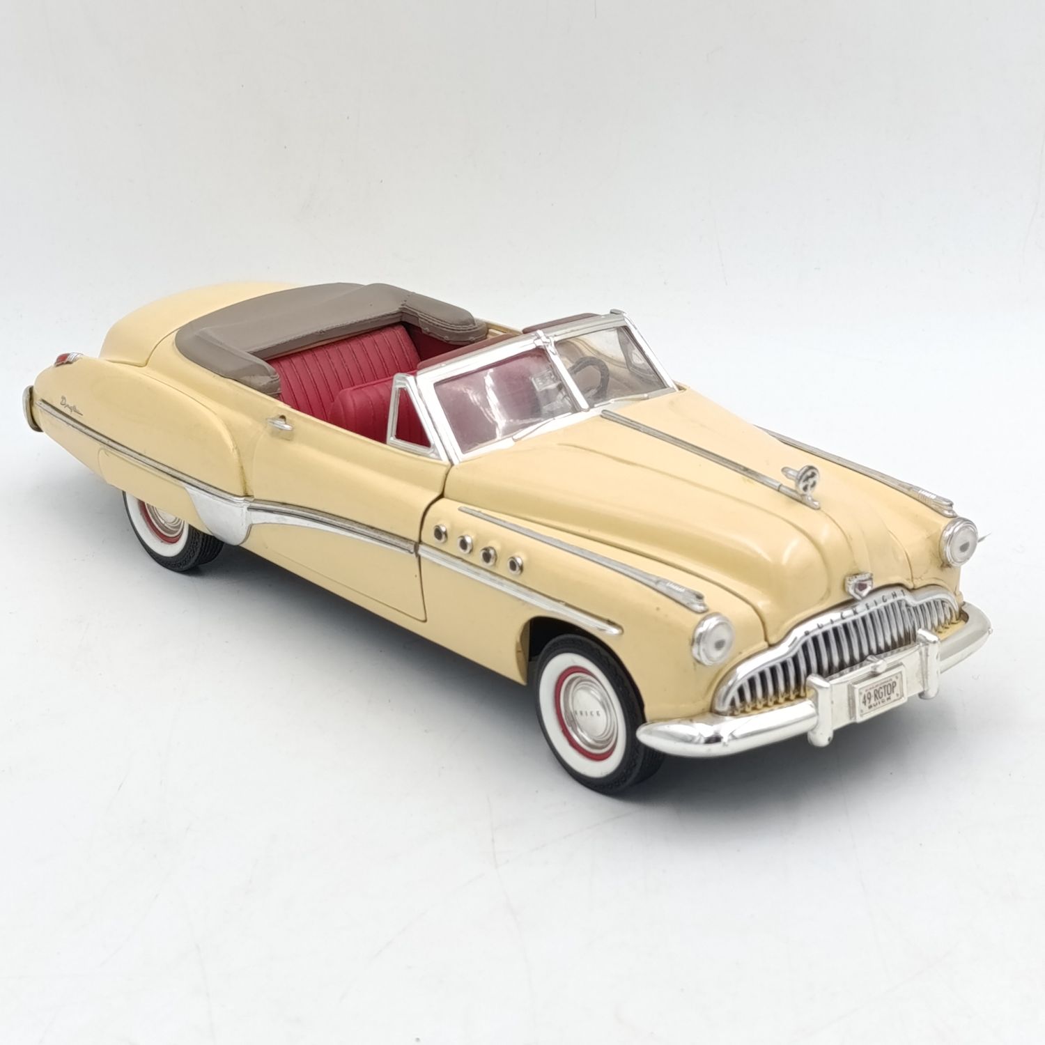 MotorMax 1949 Buick Eight Roadmaster Dynaflow die-cast model car-scale 1/18