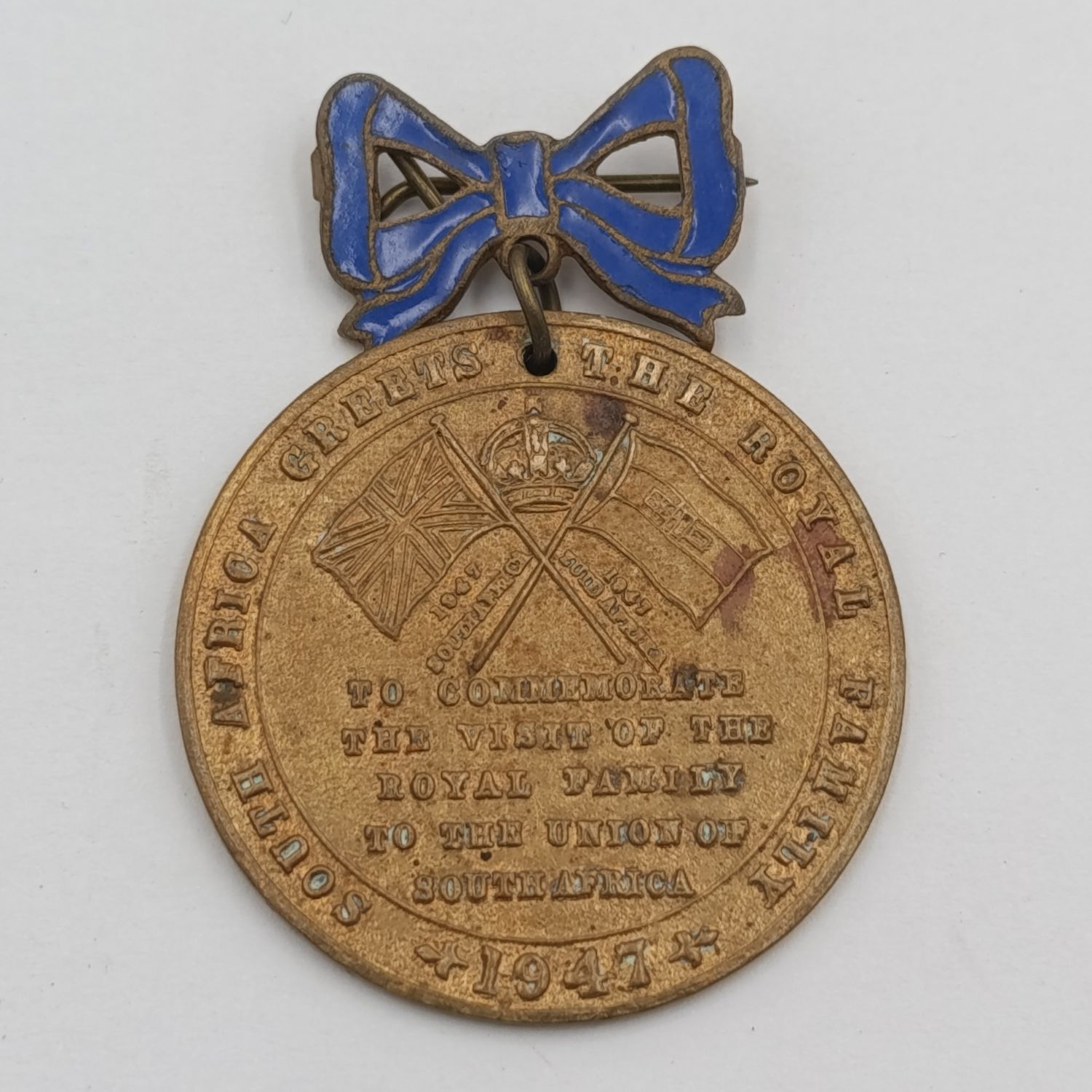 1947 South Africa greets the Royal family medallion