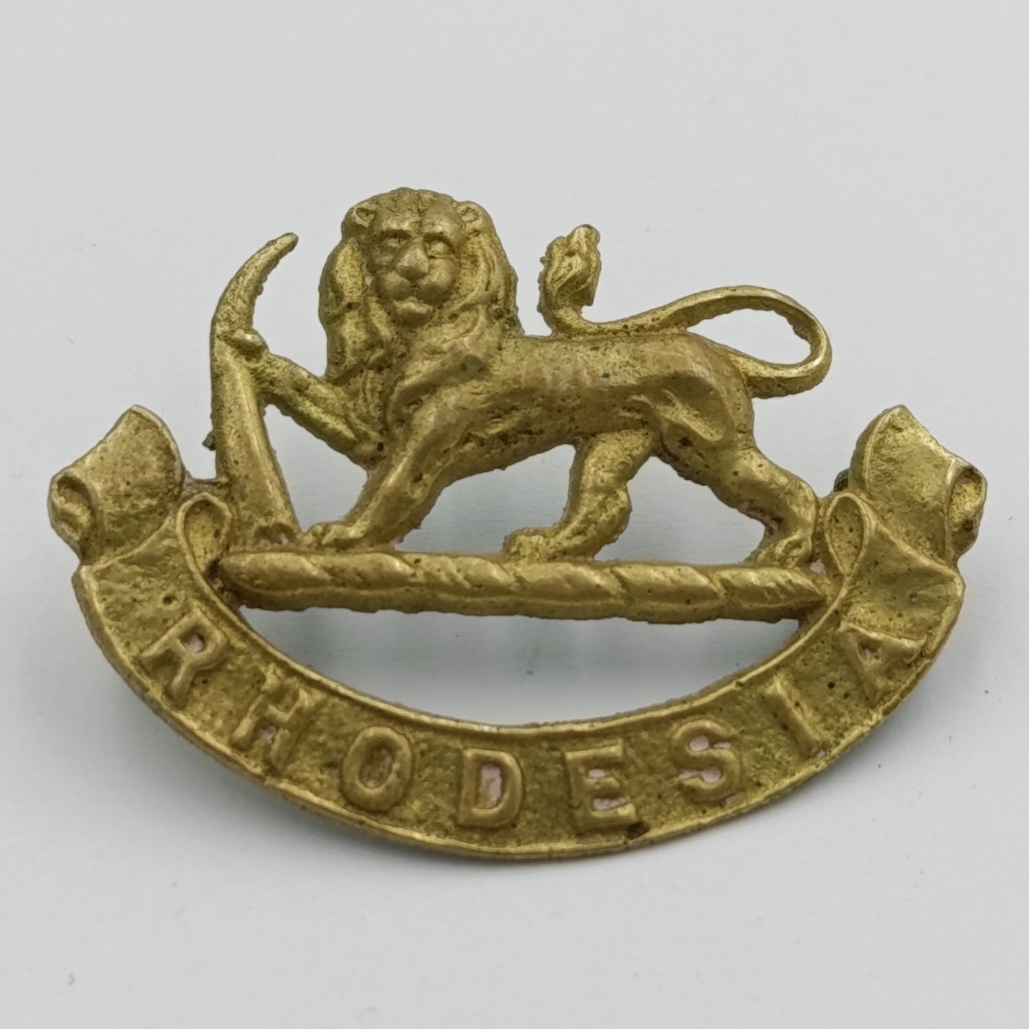 Rhodesia General service cap badge with lugs