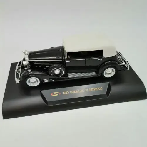 Signature models 1933 Cadillac Fleetwood die-cast model car - scale 1/32