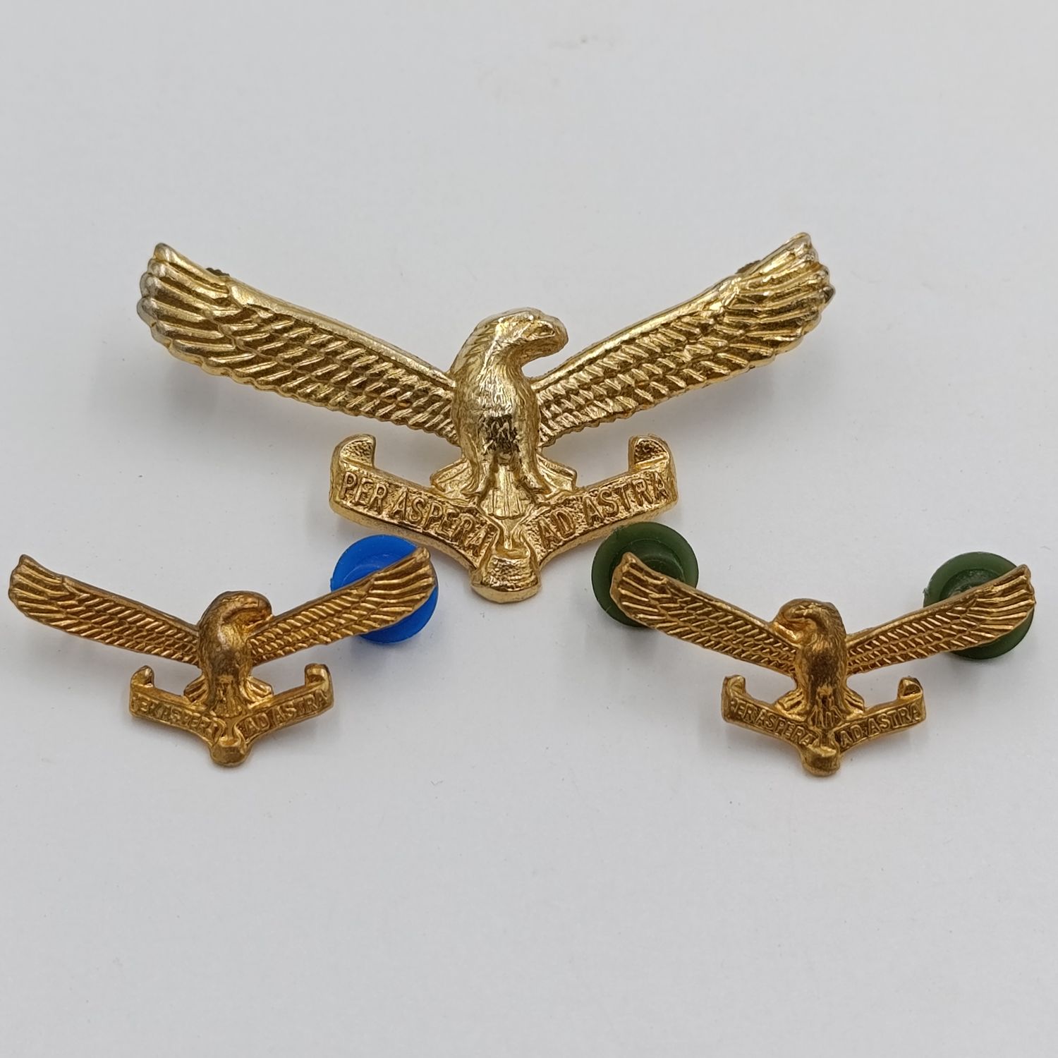 Set of SA Air Force cap and collar badges