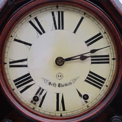 Antique Seth Thomas calendar mantel clock