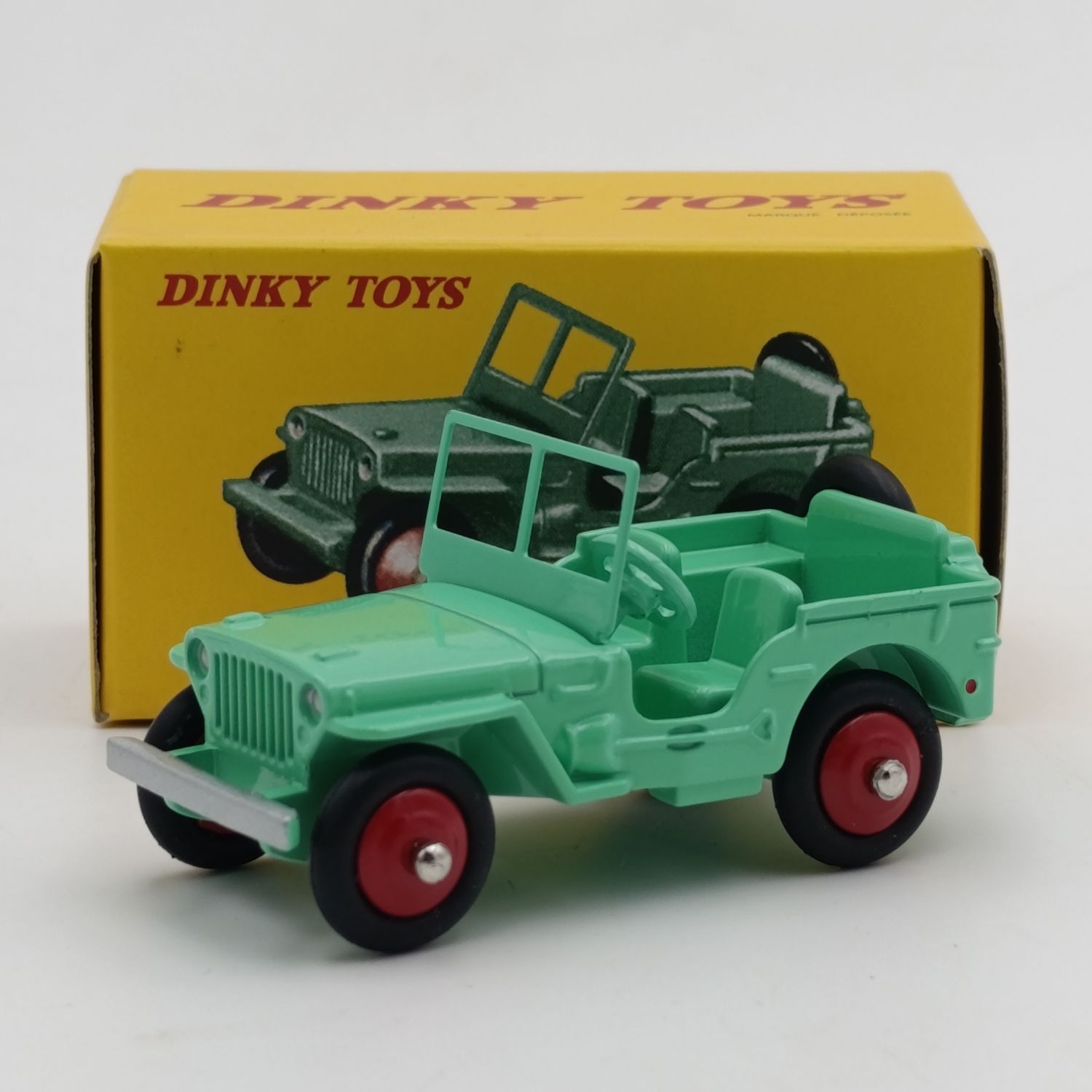 DeAgostini Dinky Toys Jeep die-cast model car in box