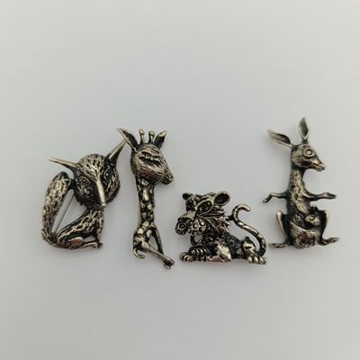 Lot of 4 animal brooches