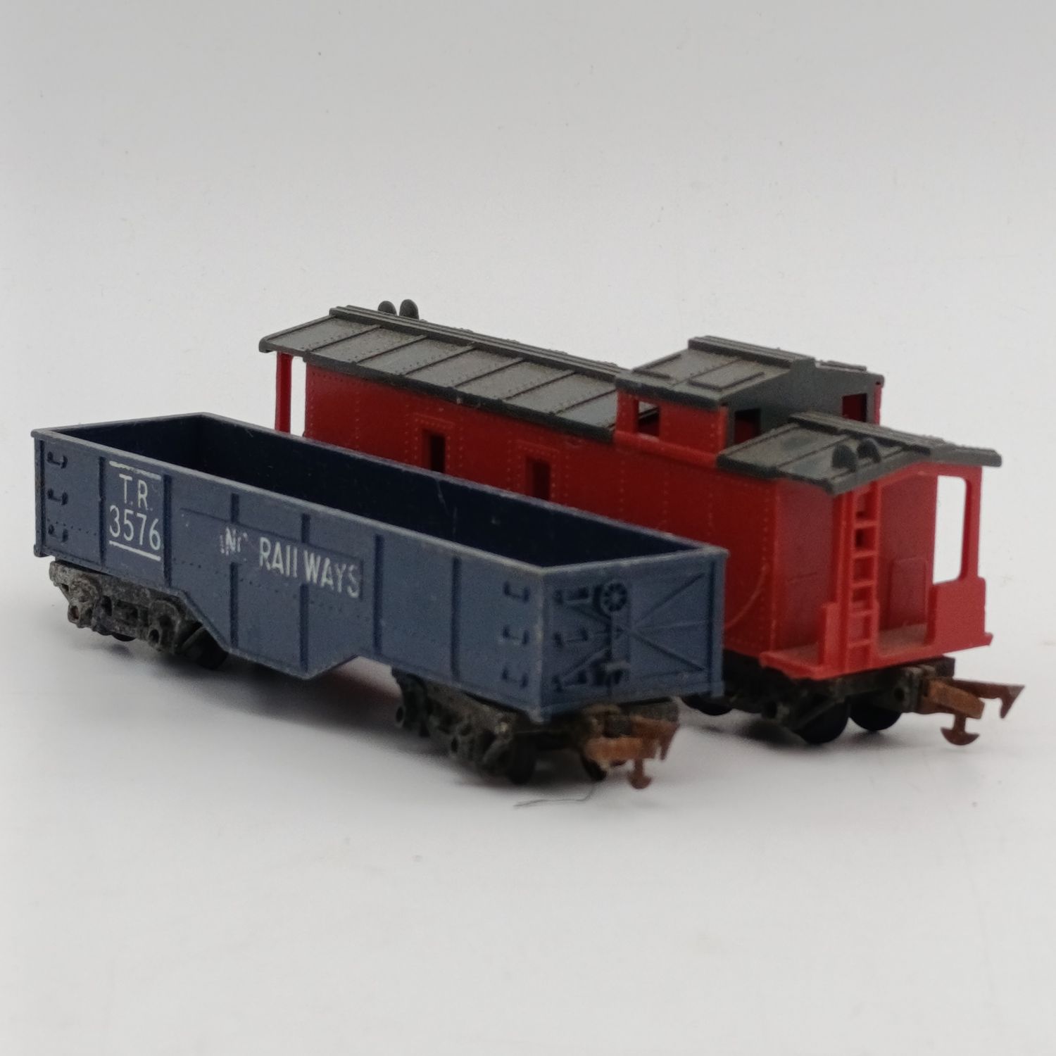 Pair of vintage Tri-Ang HO scale rolling stock