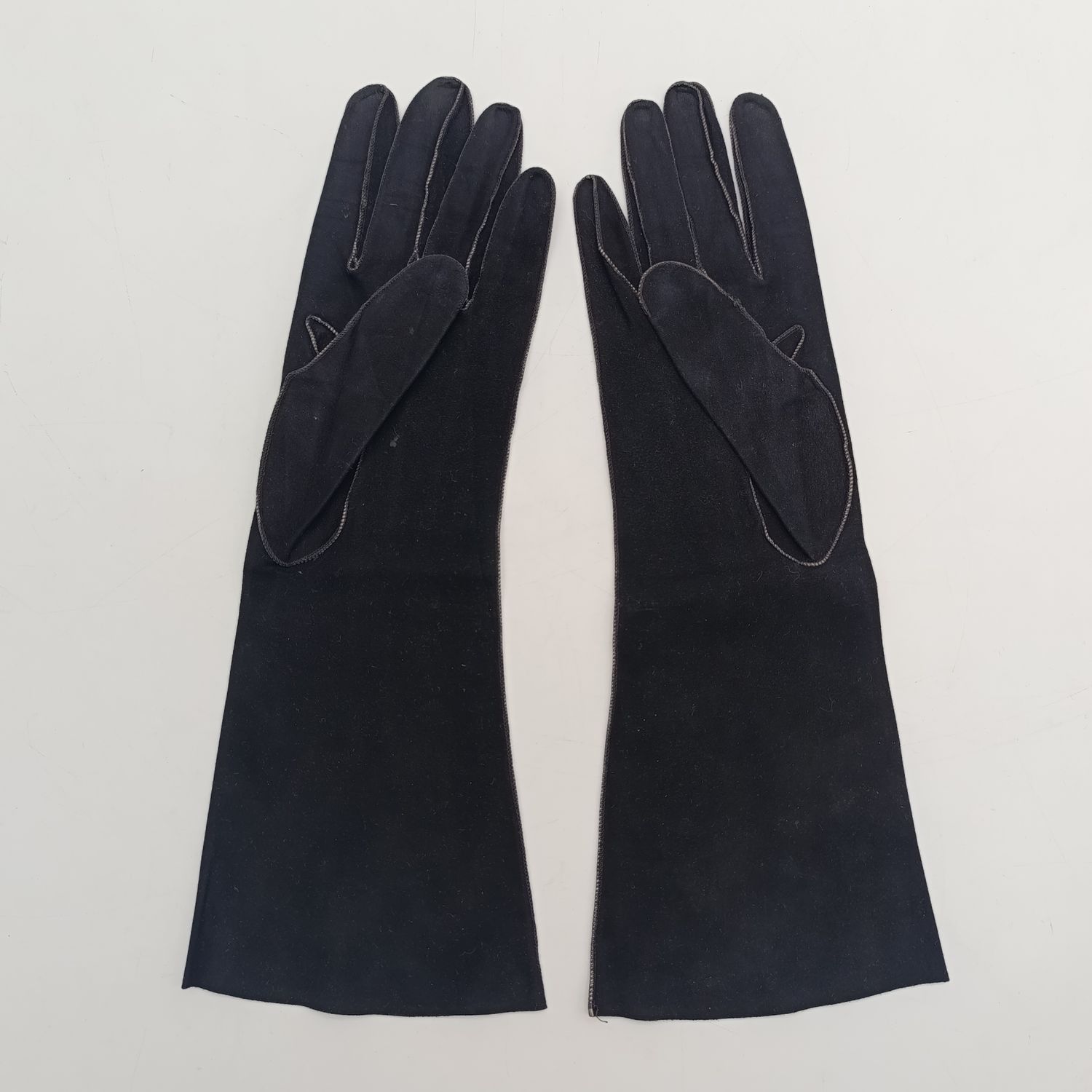 Vintage women&#39;s gloves - black colour (as new)