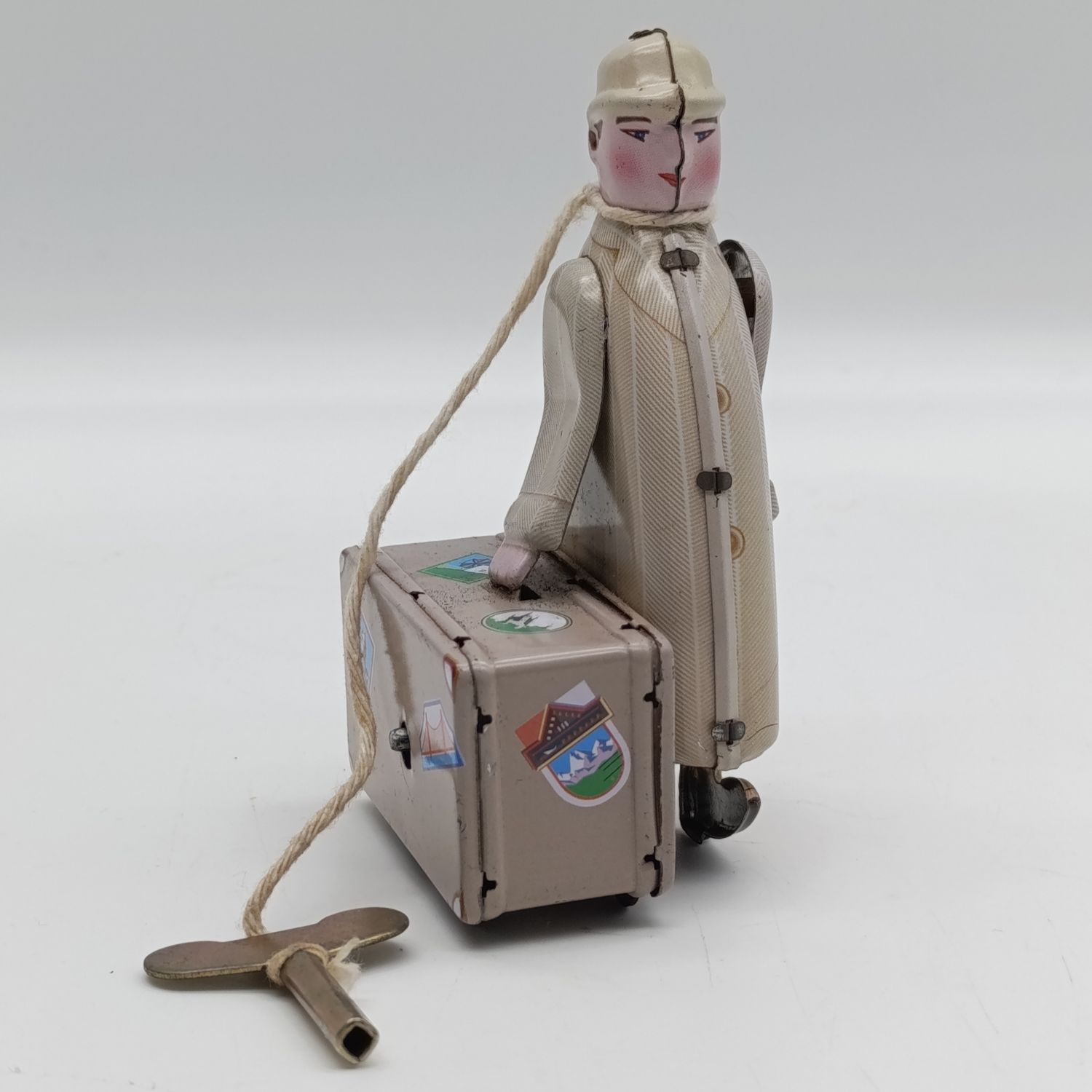 Collectible MS472 mechanical traveller tinplate toy
