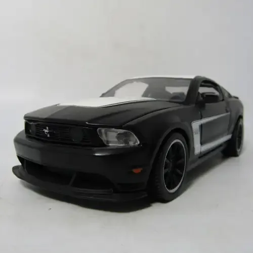 Maisto 2012 Ford Mustang Boss 302 model car - scale