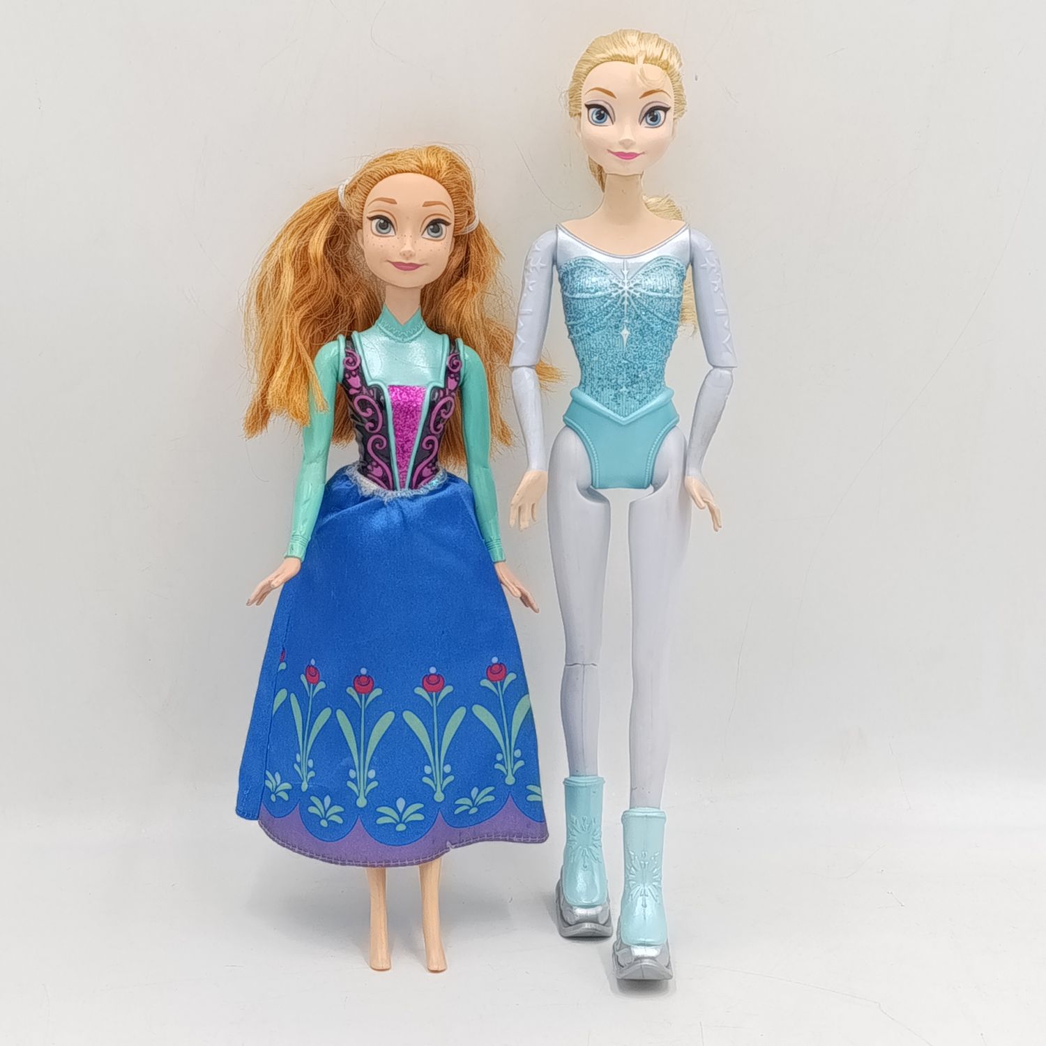 Anna &amp; Elsa from Frozen dolls